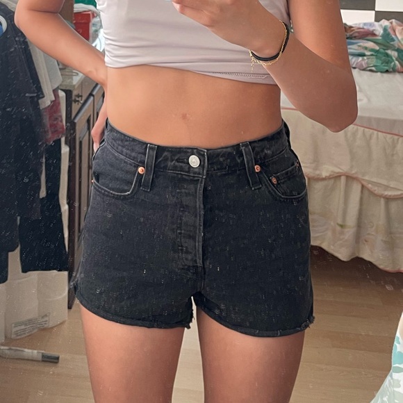 Levi’s ribcage jean shorts - Picture 5 of 5